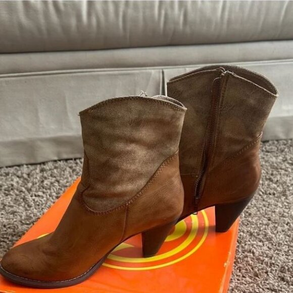 Gabriella Rocha Brown Heeled Cowboy Boots - sz 8 - Picture 6 of 6